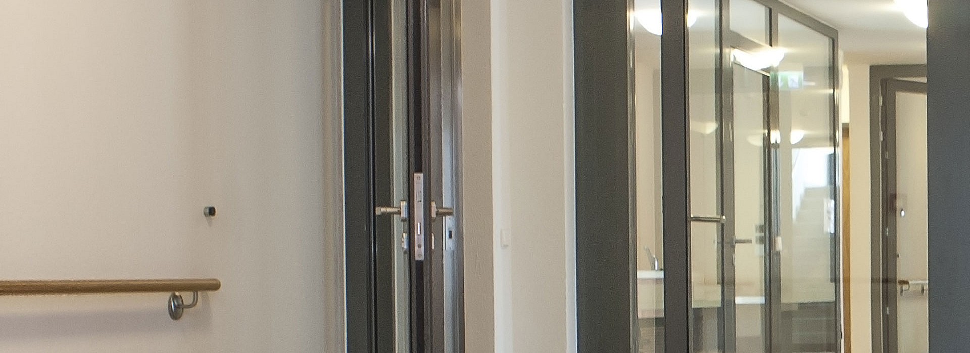 drehtuer_49553474.jpg